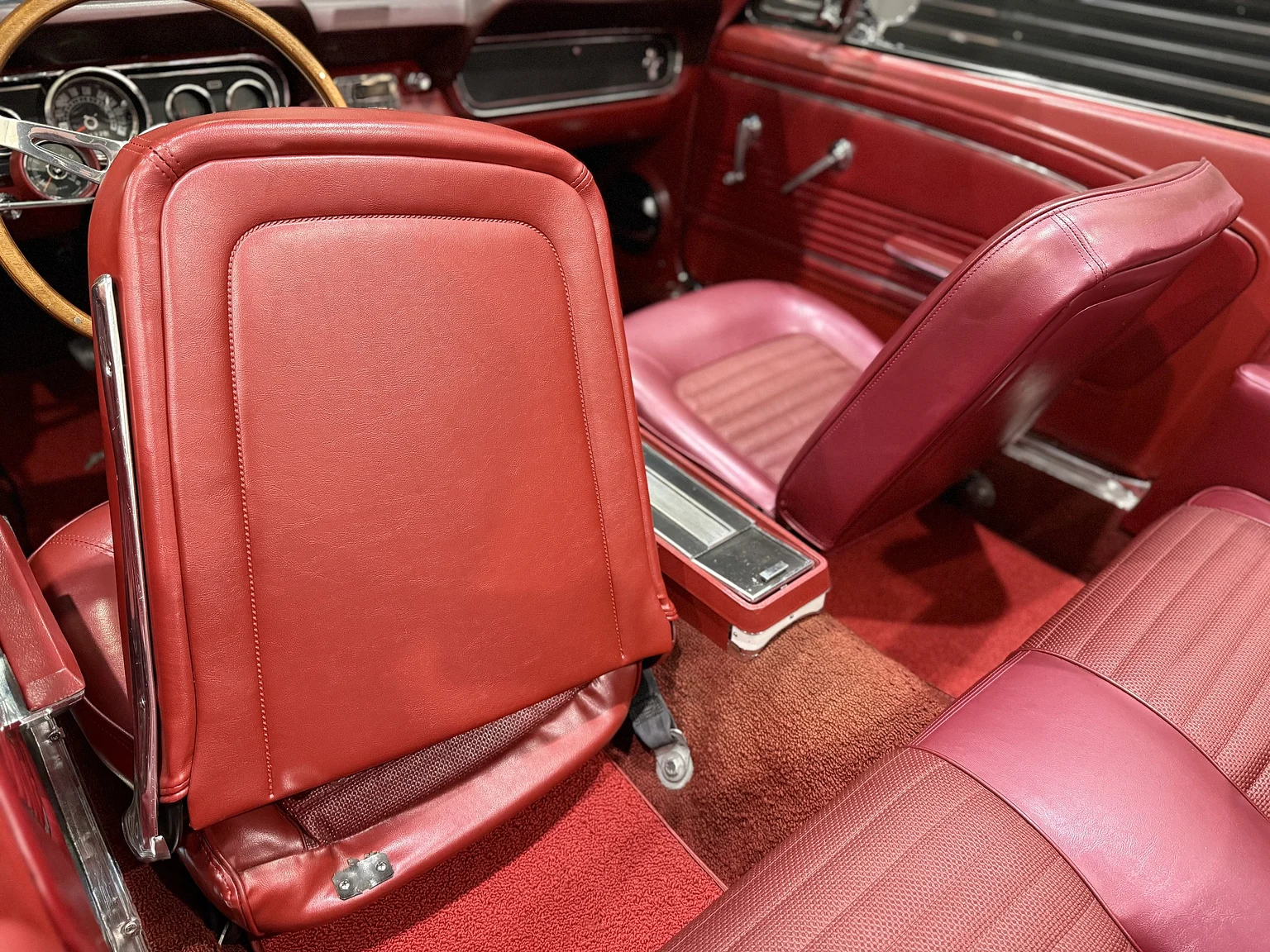 Interior image of 1966 Ford Mustang Convertible (7)