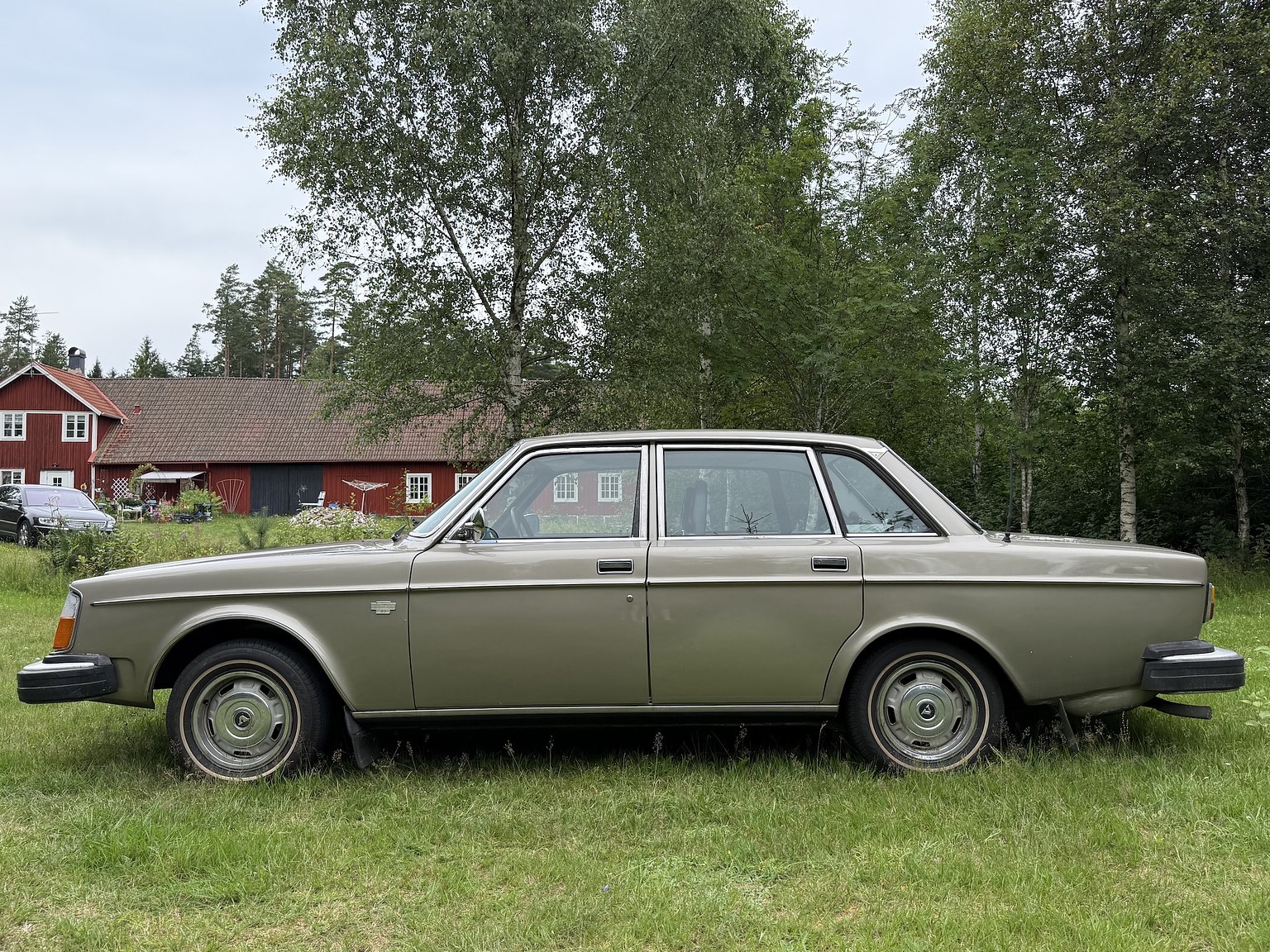 Exterior image of 1976 Volvo 264 V6 GL Automatisk