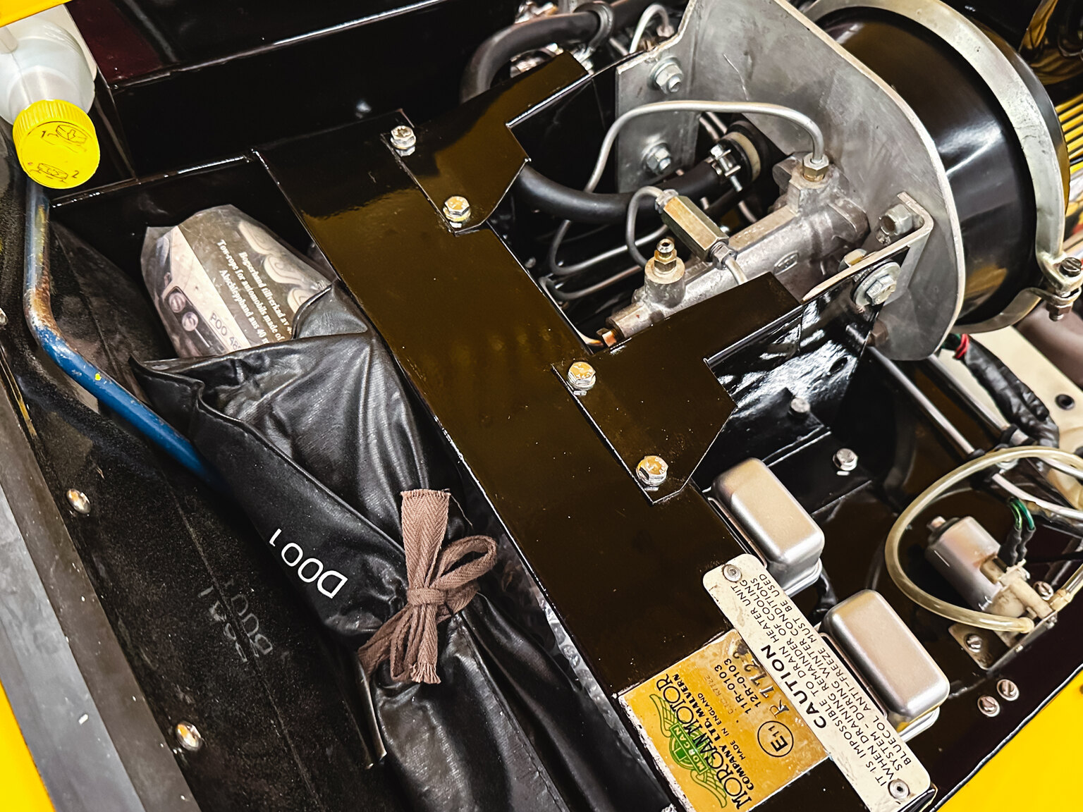 Image of 1974 Morgan +8 mechanics