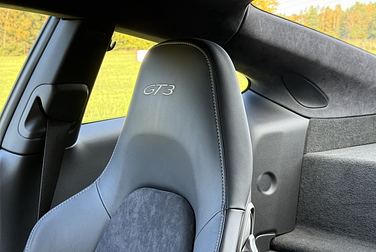 #<Image:0x00007f8cadbff158>