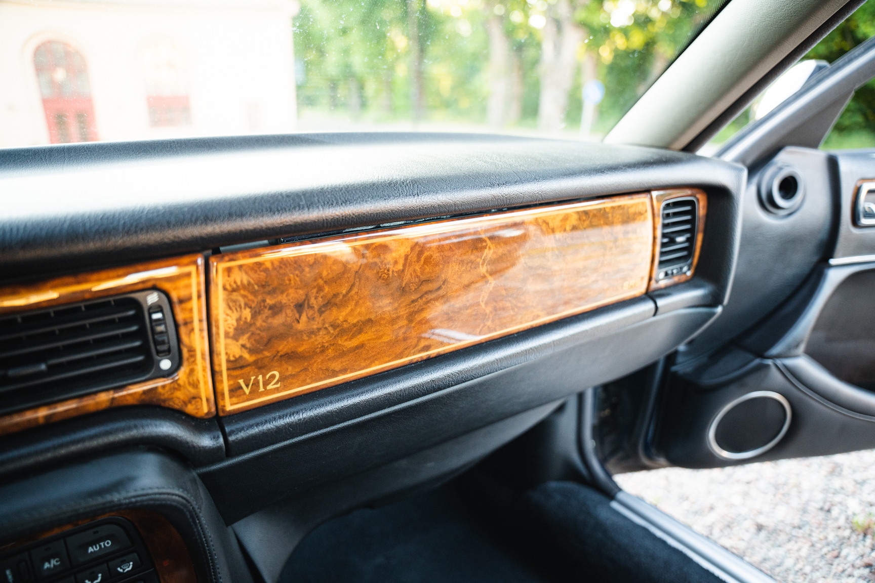 Innenraumfoto von 1995 Jaguar XJ Double SIX