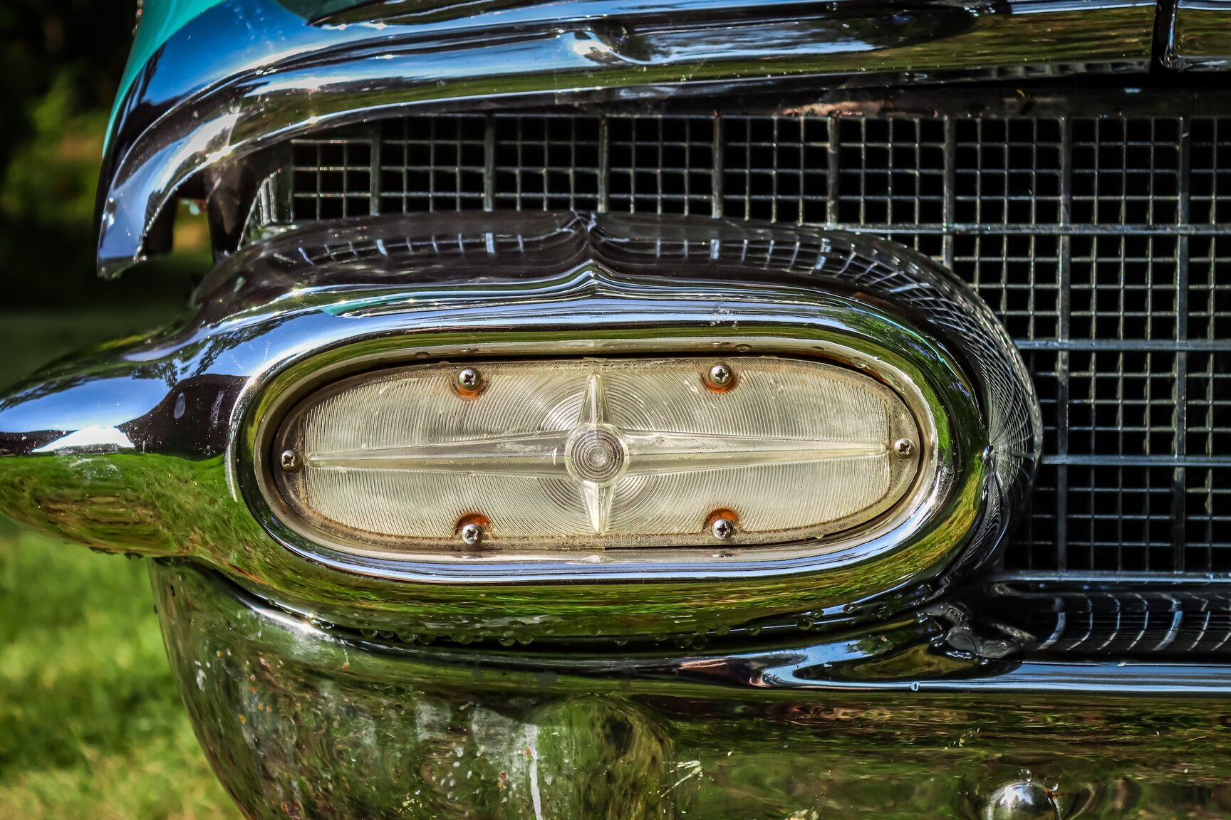 Exterior image of 1958 Pontiac Bonneville