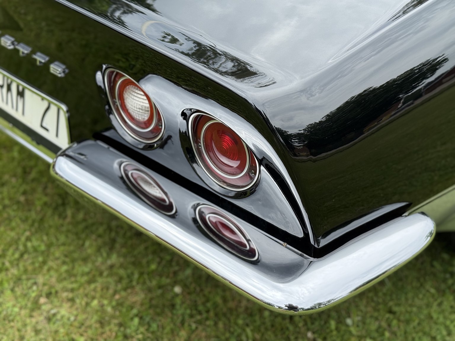 Exterior image of 1973 Chevrolet Corvette Stingray