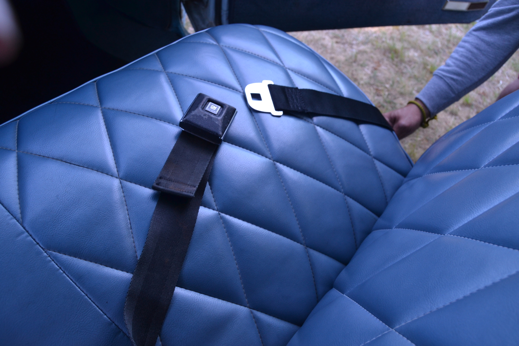 Interior image of 1970 Oldsmobile Ninety eight Convertible (33)