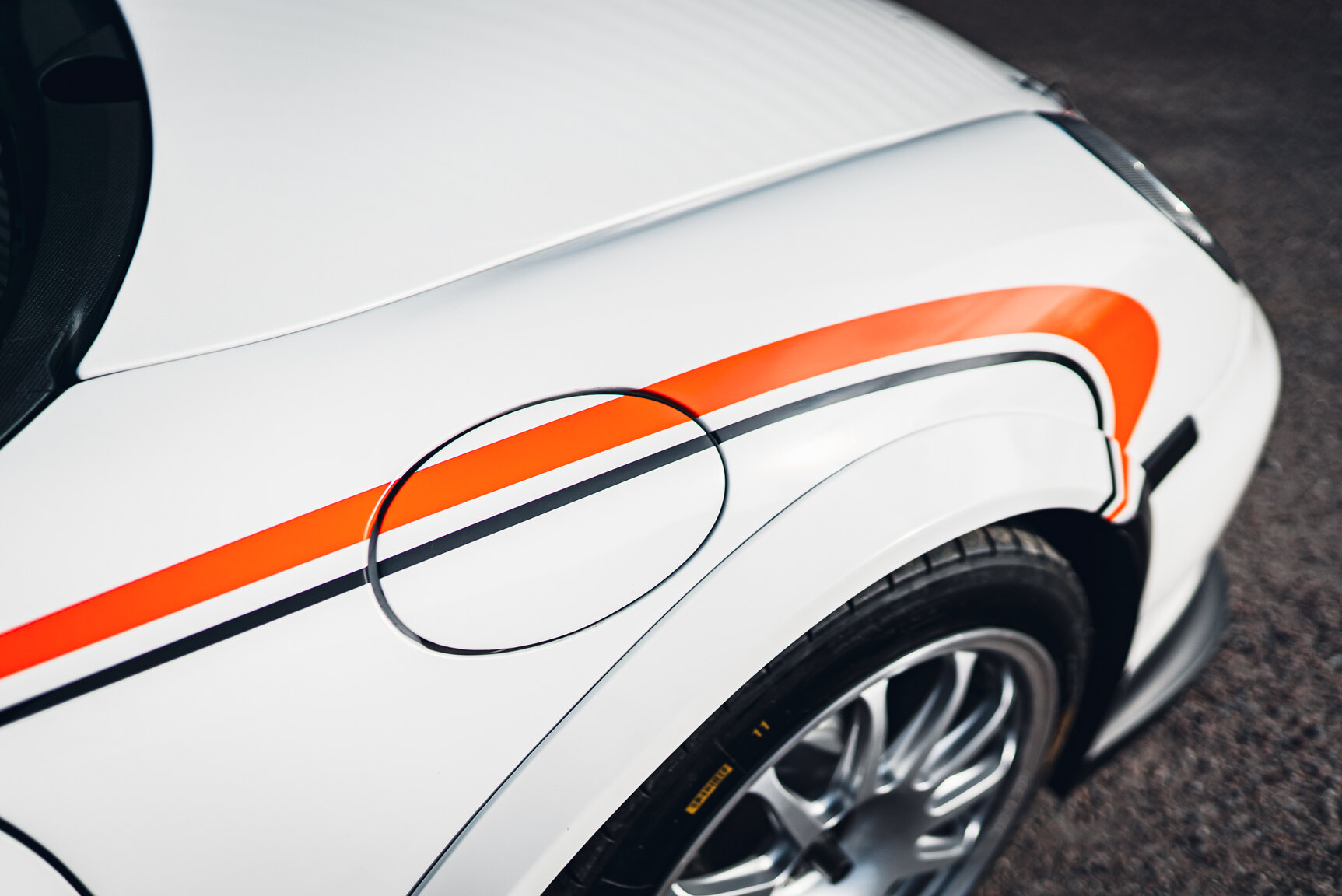 Exteriörbild på 2011 Porsche 911 GT3 Rally Car