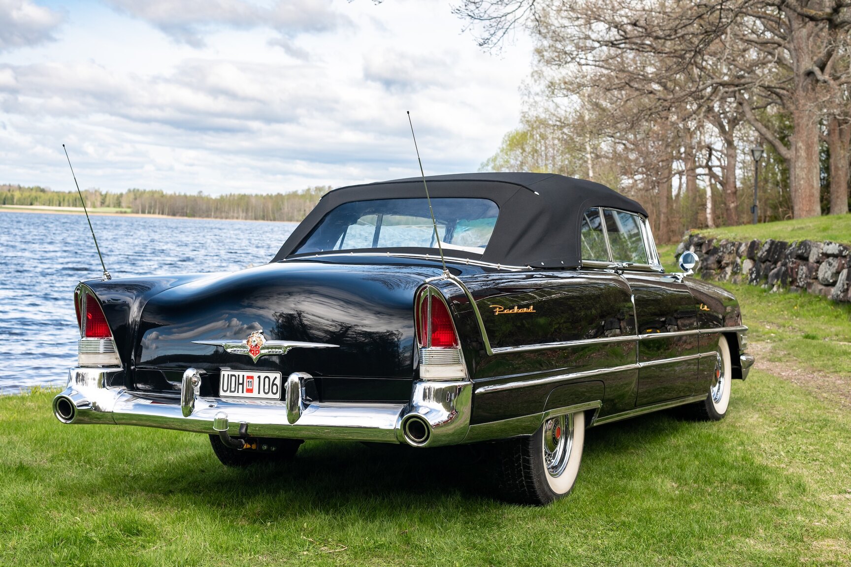 Exterior image of 1955 Packard Caribbean Cabriolet  (8)