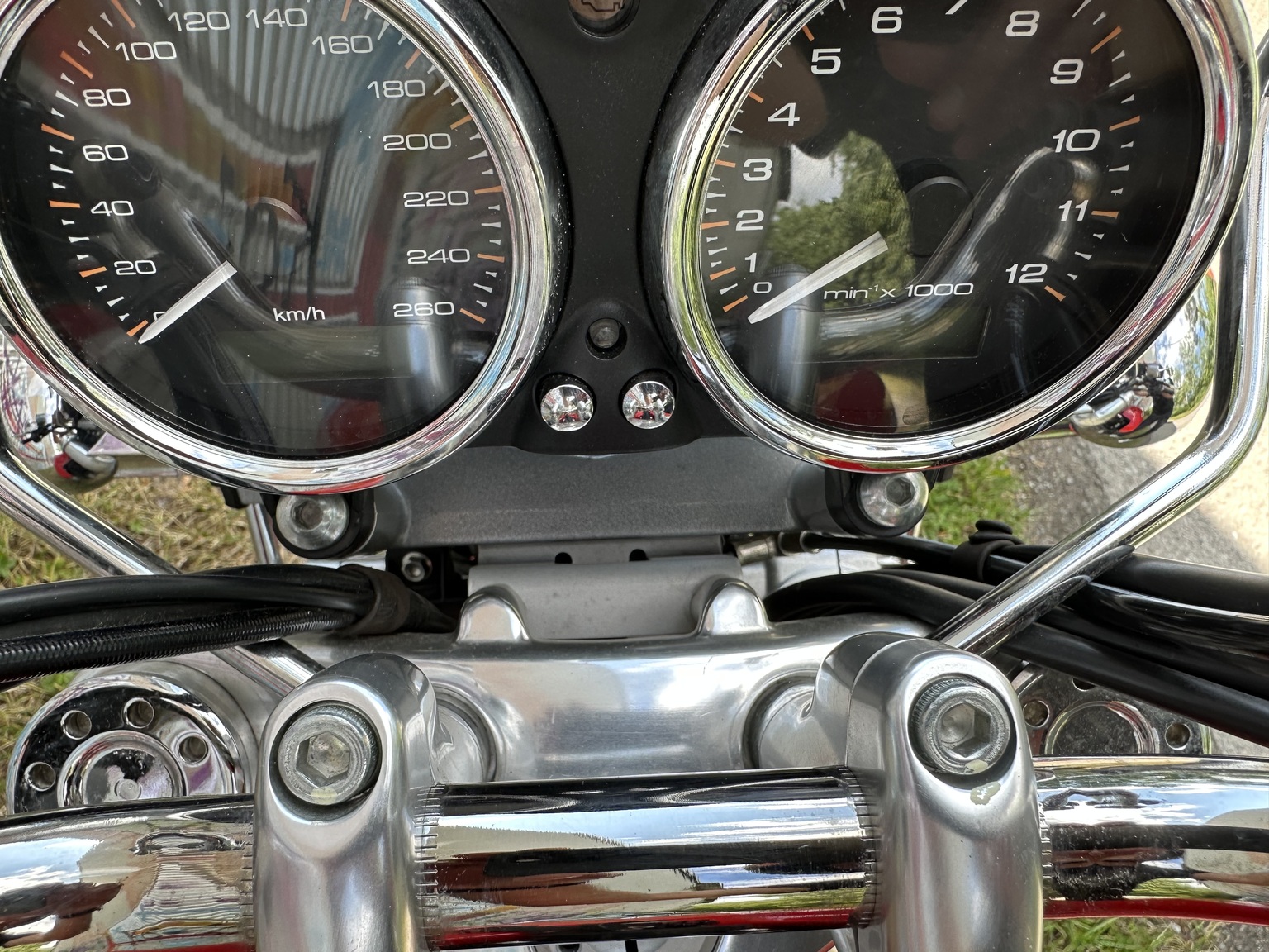 Exteriörbild på 2006 Ducati 1000 GT (57)