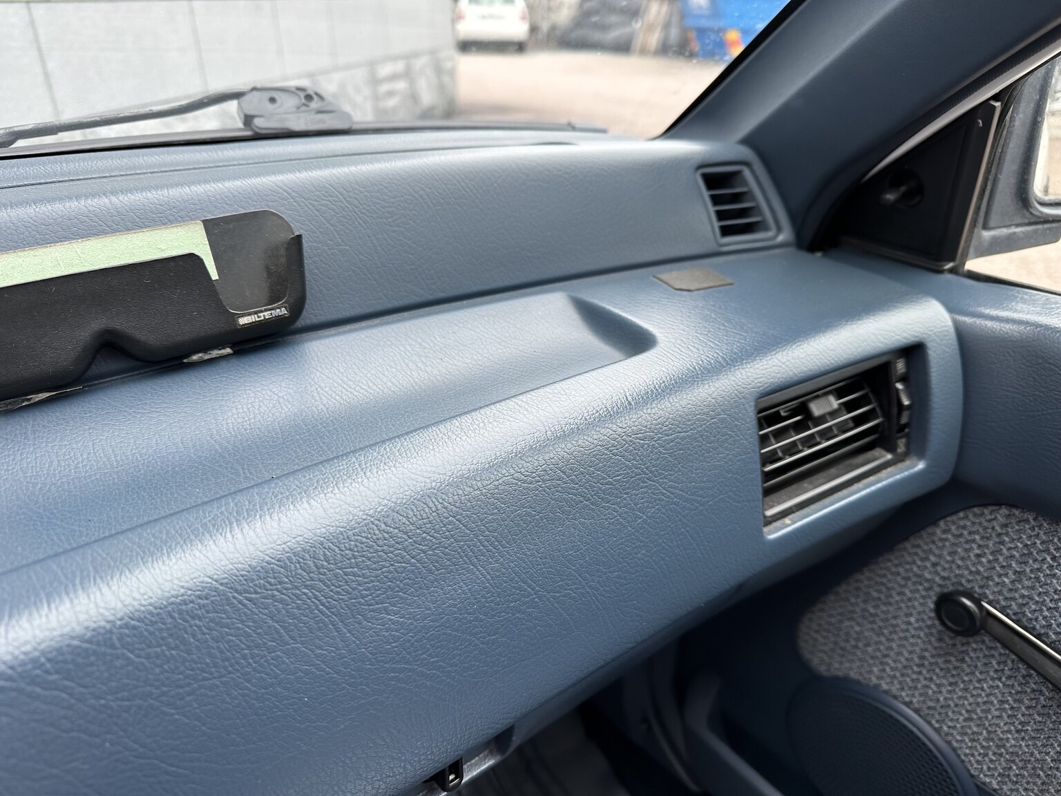 Interior image of 1988 Nissan Sunny (15)