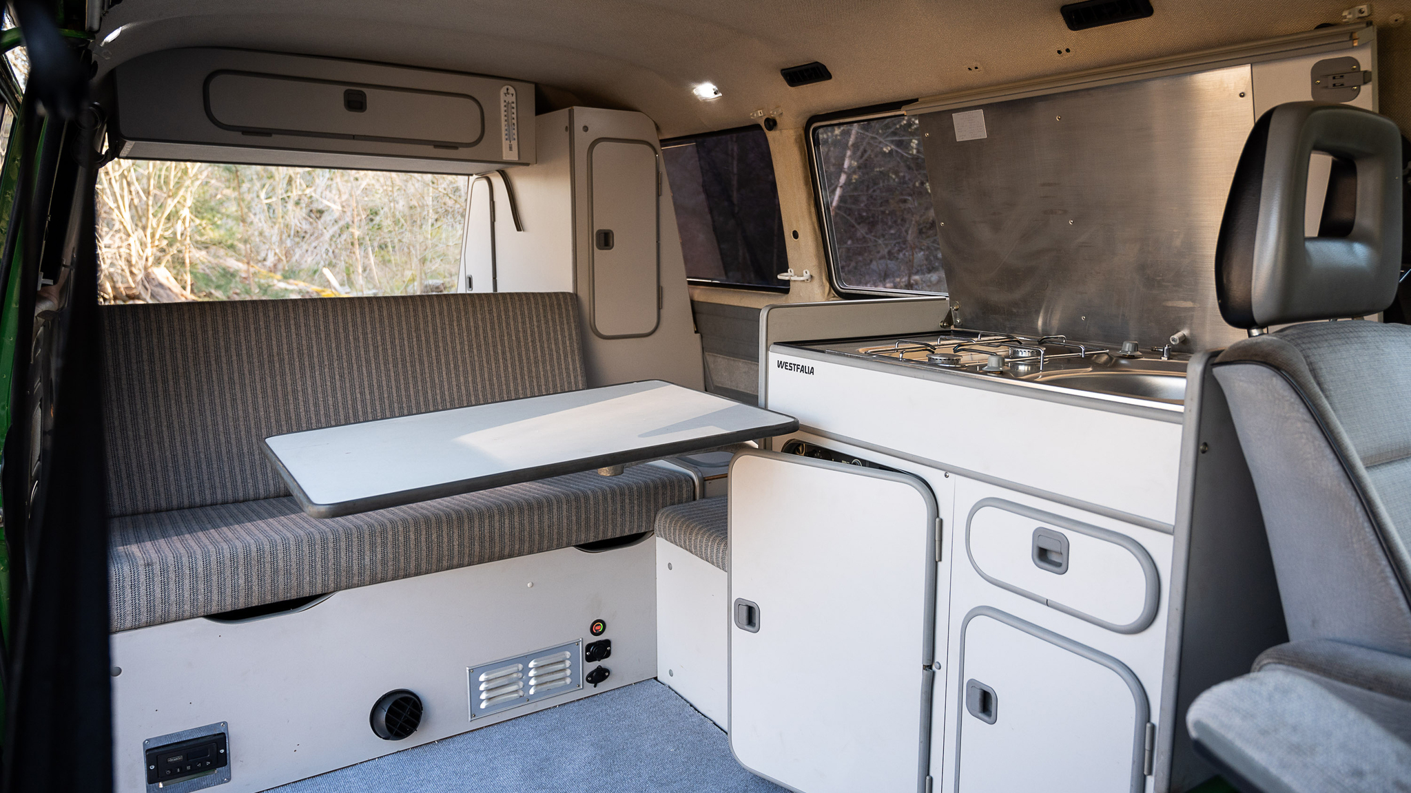 Interior image of 1992 Volkswagen T3 Kombi Syncro 16" Westfalia