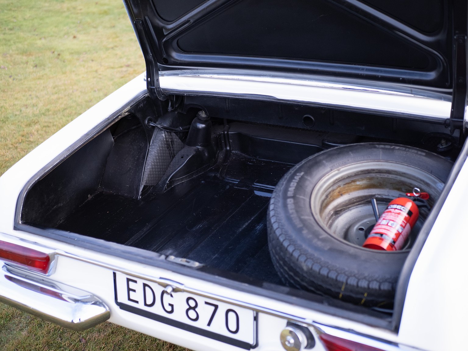 Interiörbild 1966 Mercedes-Benz 230 SL "Pagoda"