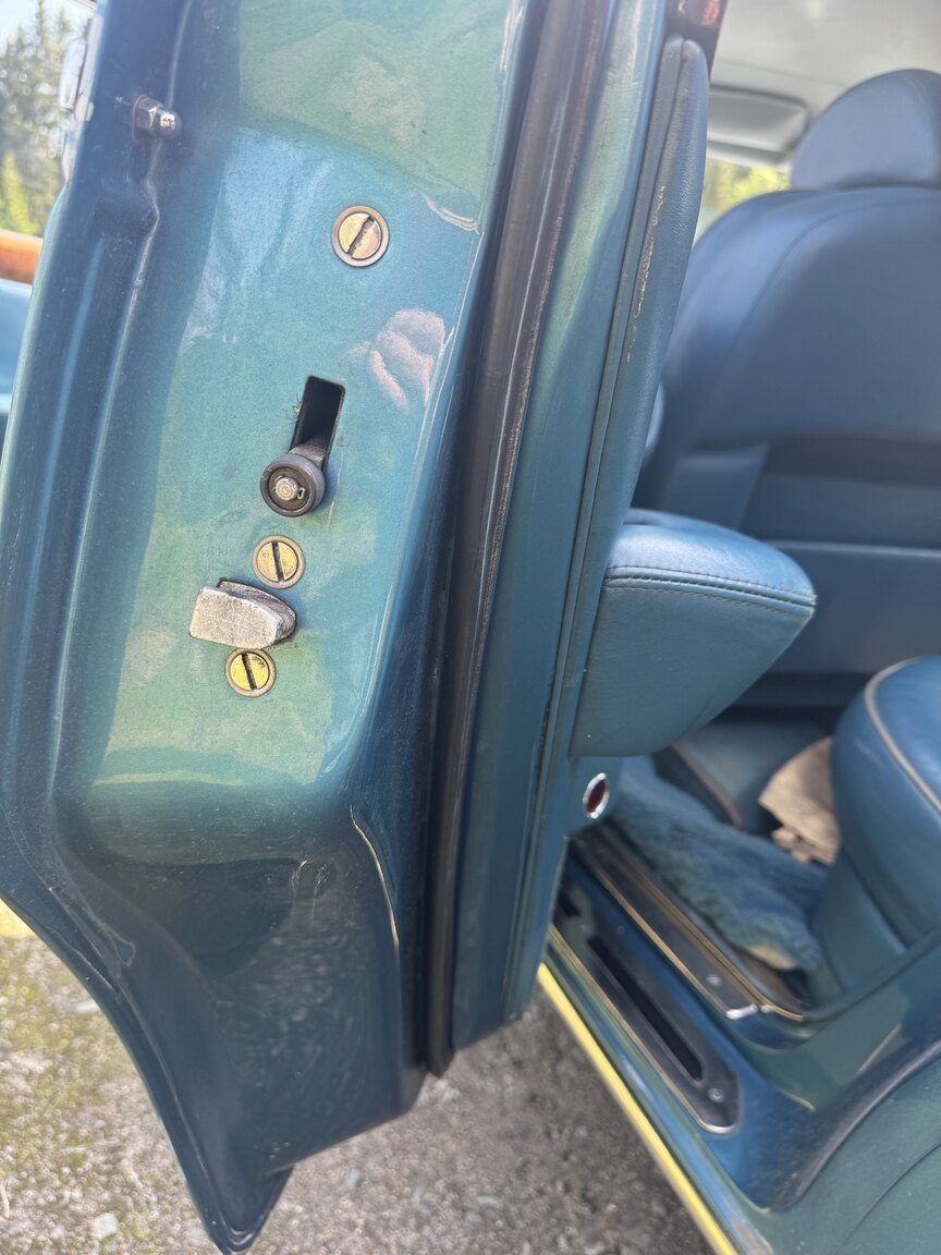 Interior image of 1976 Rolls-Royce Silver Shadow