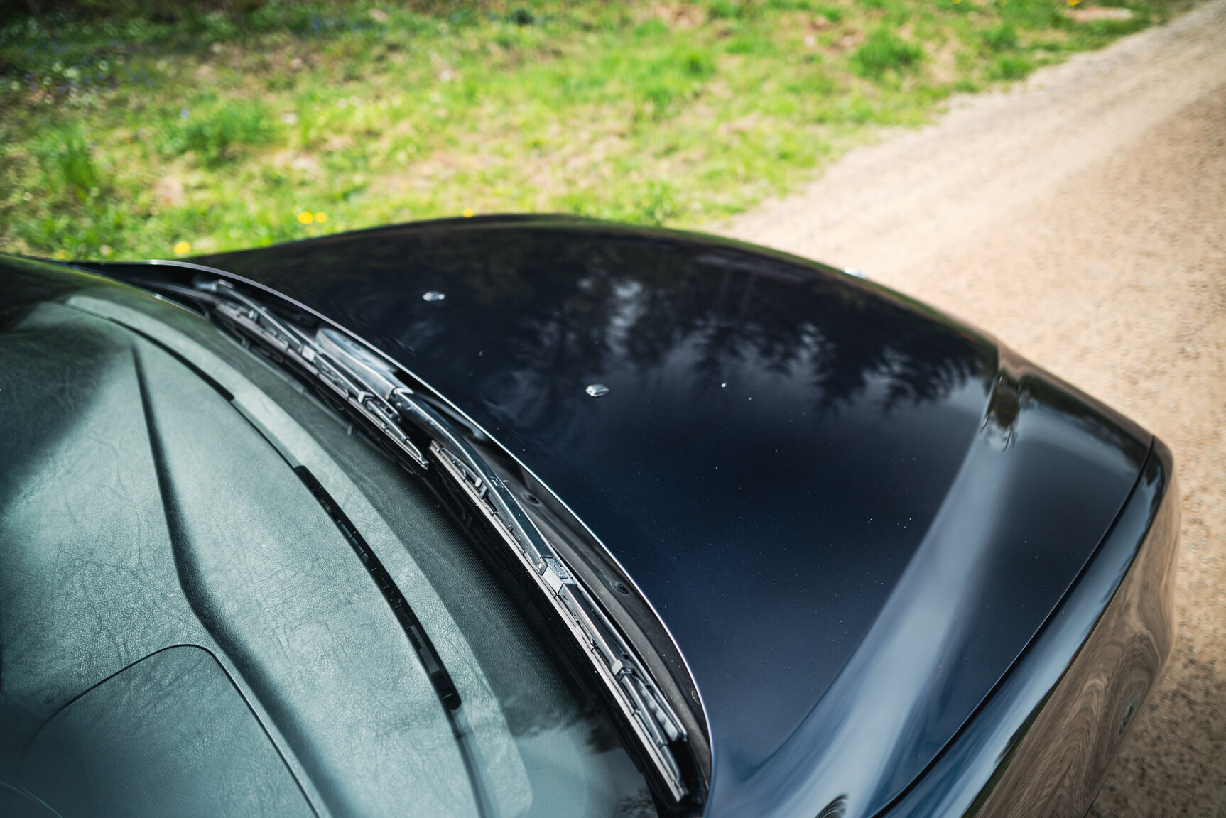 Exterior image of 2000 BMW M5 E39