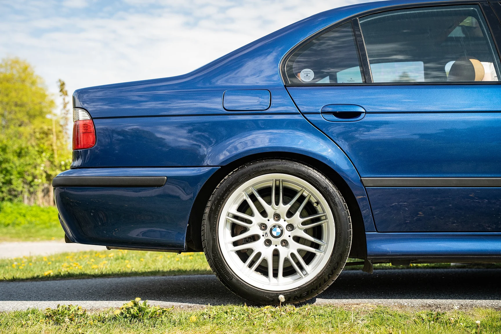 Exterior image of 2001 BMW M5 E39 LCI (21)