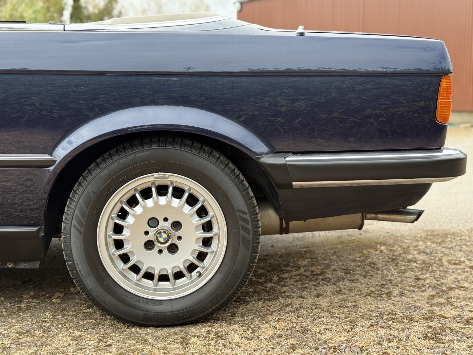 Exterior image of 1987 BMW 325i Convertible