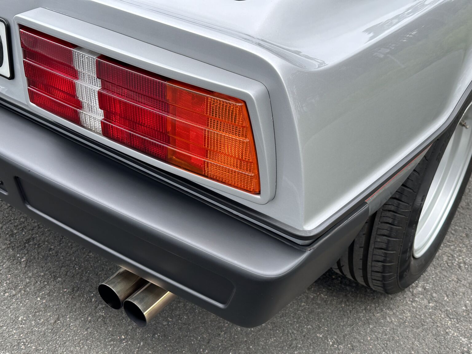 Aussenfoto 1987 Lotus Esprit S3