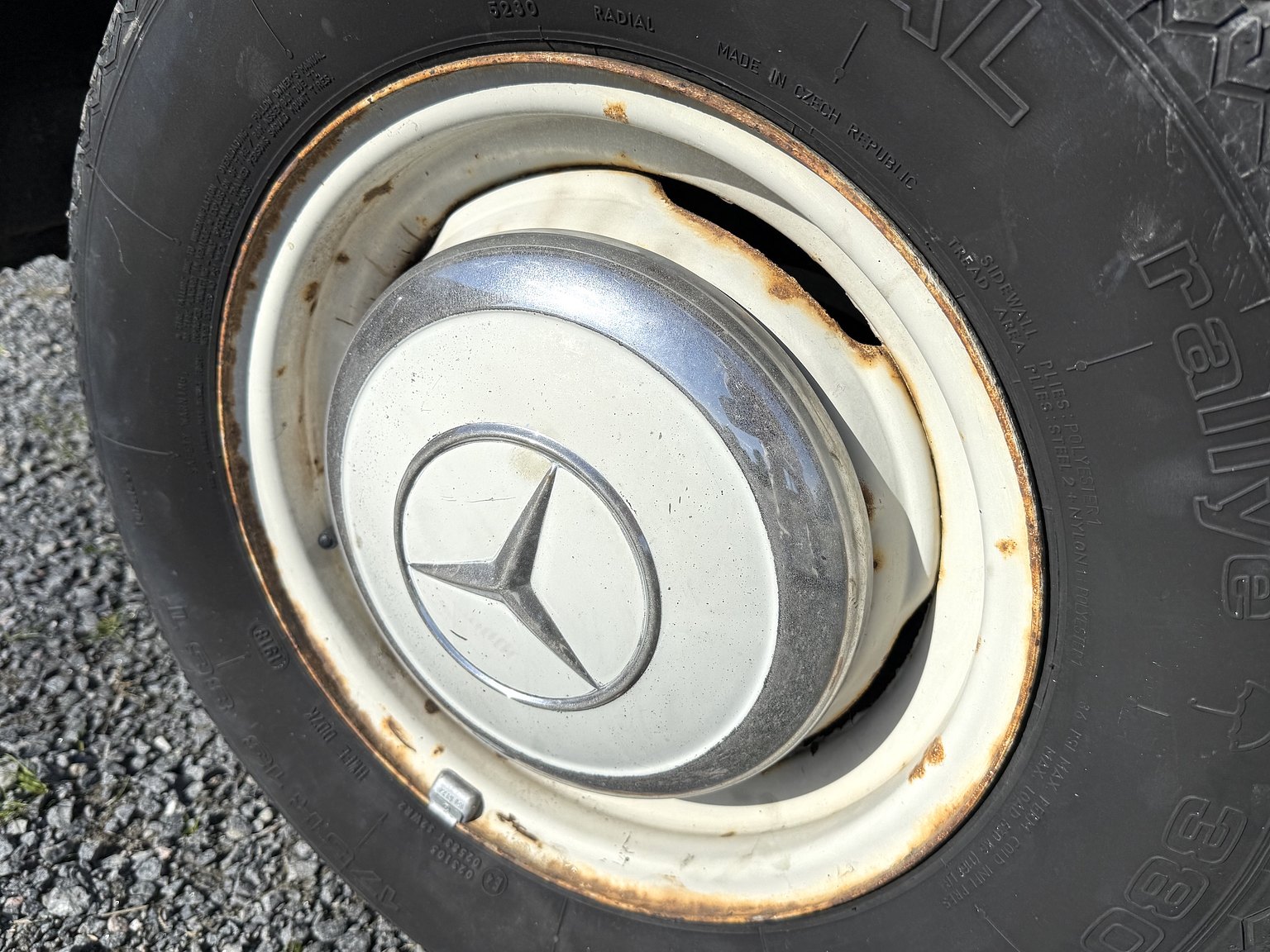 Exteriörbild på 1967 Mercedes-Benz 200