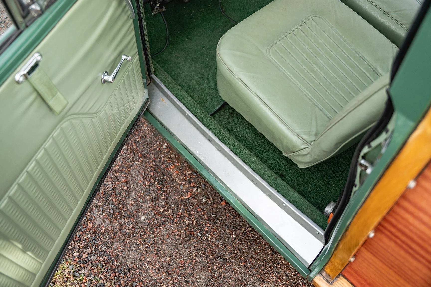 Interior image of 1968 Morris Minor Traveller (17)