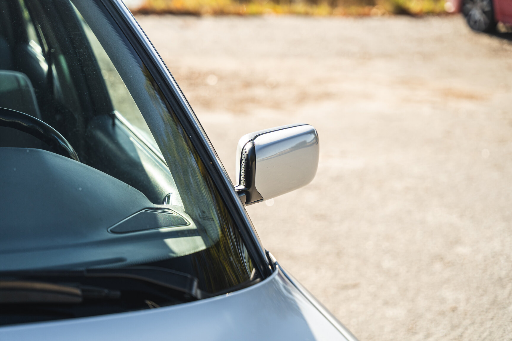 Exterior image of 1994 BMW 520i E34