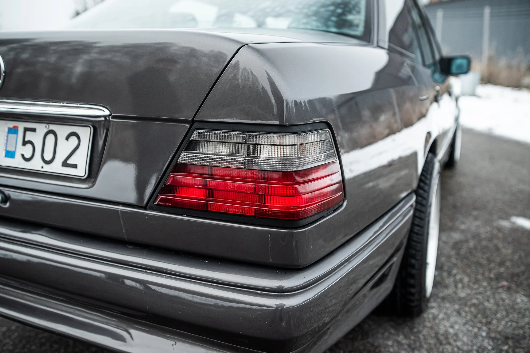 Exterior image of 1993 Mercedes-Benz E 320 "AMG" (26)