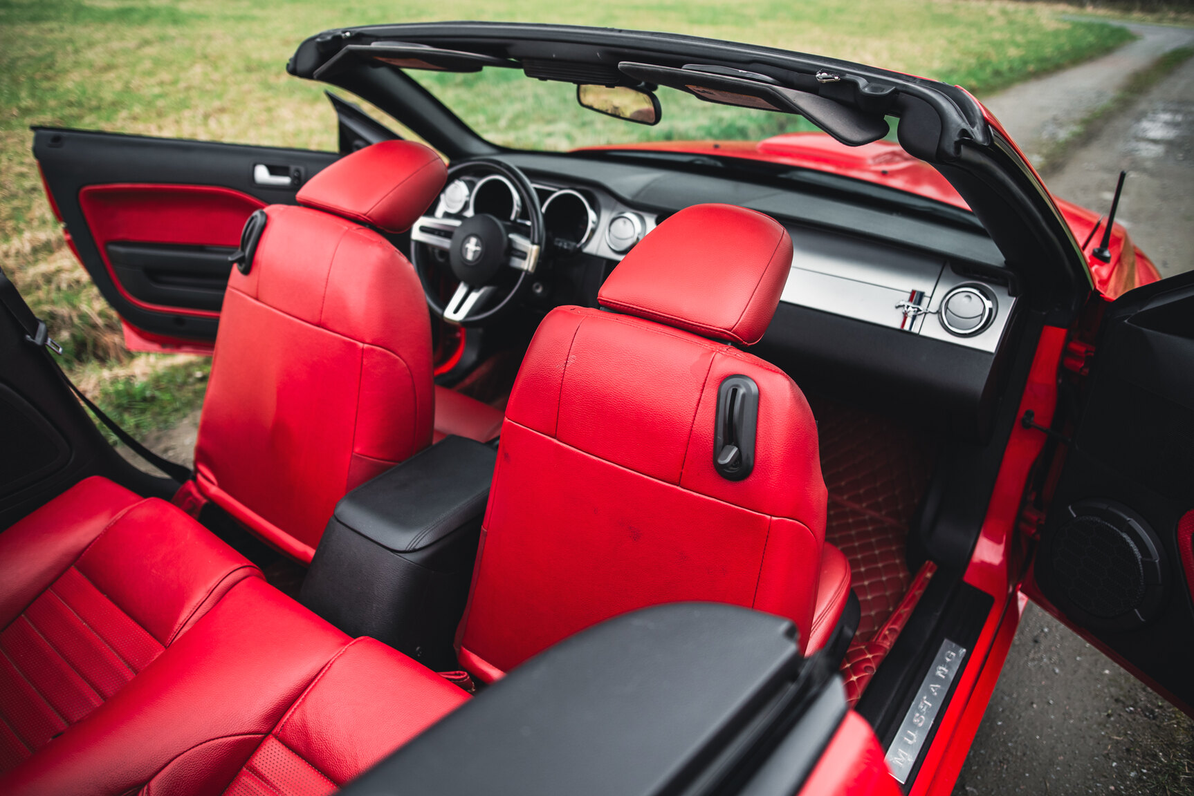 Interior image of 2009 Ford Mustang V8 GT Convertible