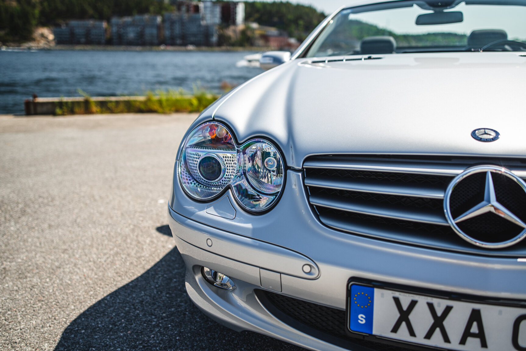 Exterior image of 2006 Mercedes-Benz SL 350