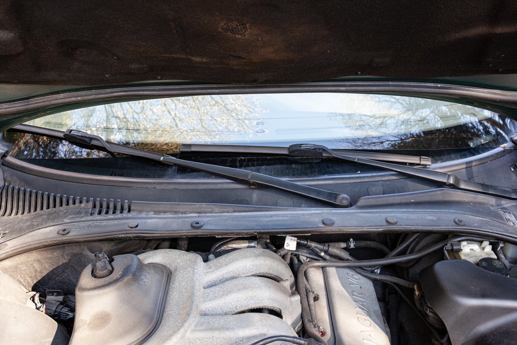 Image of 1999 Jaguar S-Type V6 mechanics