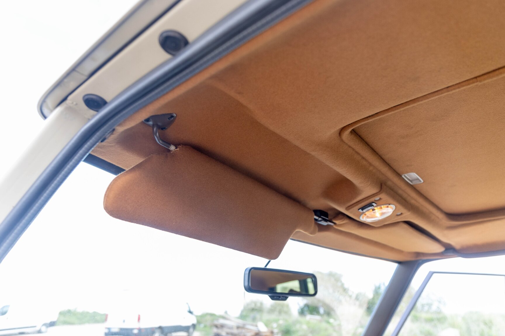 Innenraumfoto von 1991 Range Rover Restomod
