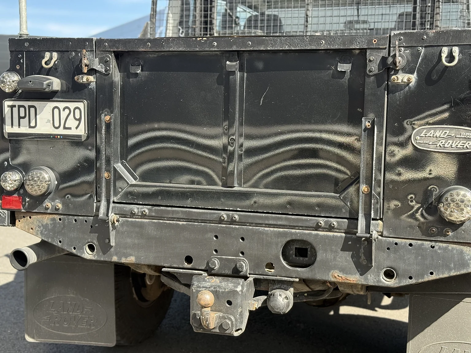 Aussenfoto 2000 Land Rover Defender 110 Tomb Raider (12)