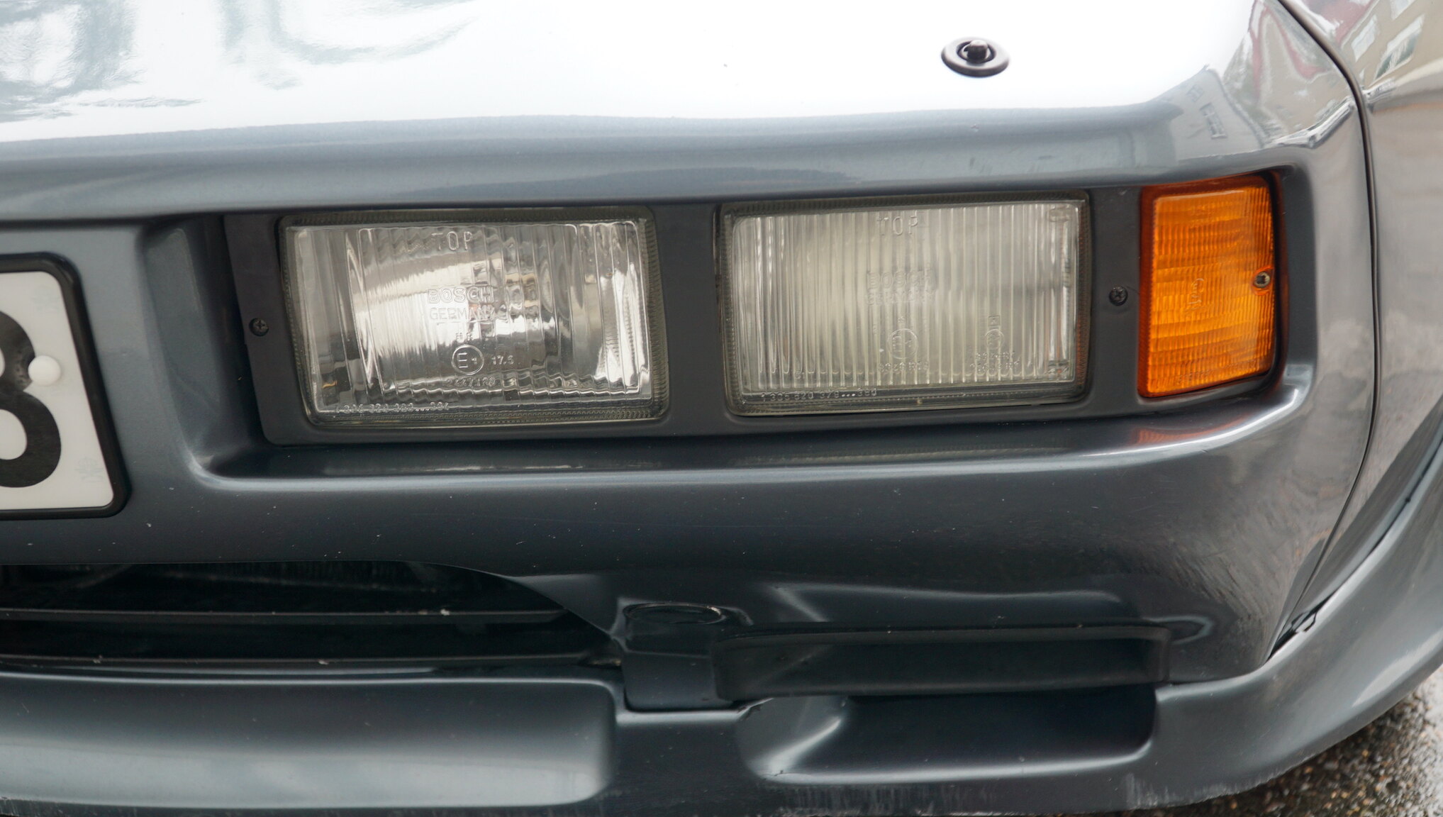 Exterior image of 1983 Porsche 928S (89)