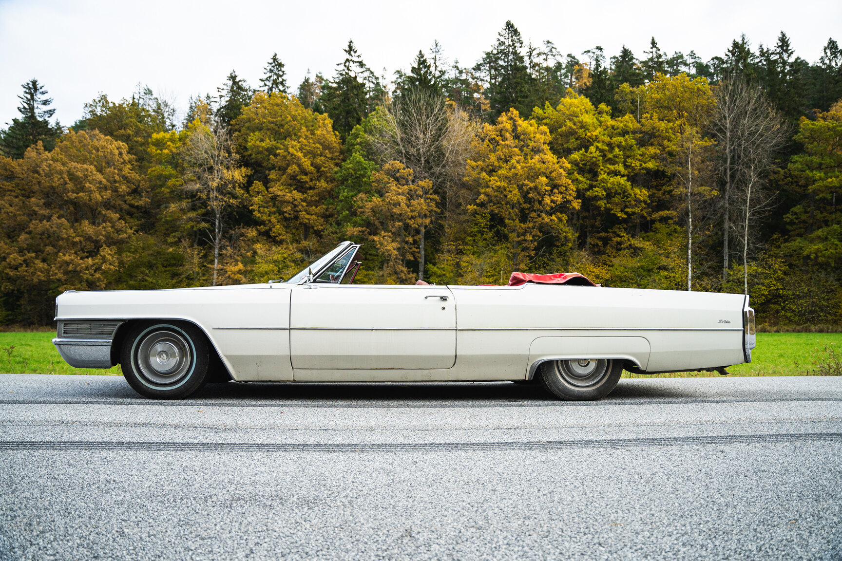 Exteriörbild på 1965 Cadillac De Ville convertible