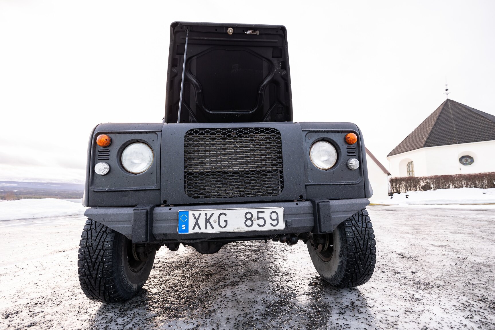 Image of 2000 Land Rover Defender 130 mechanics
