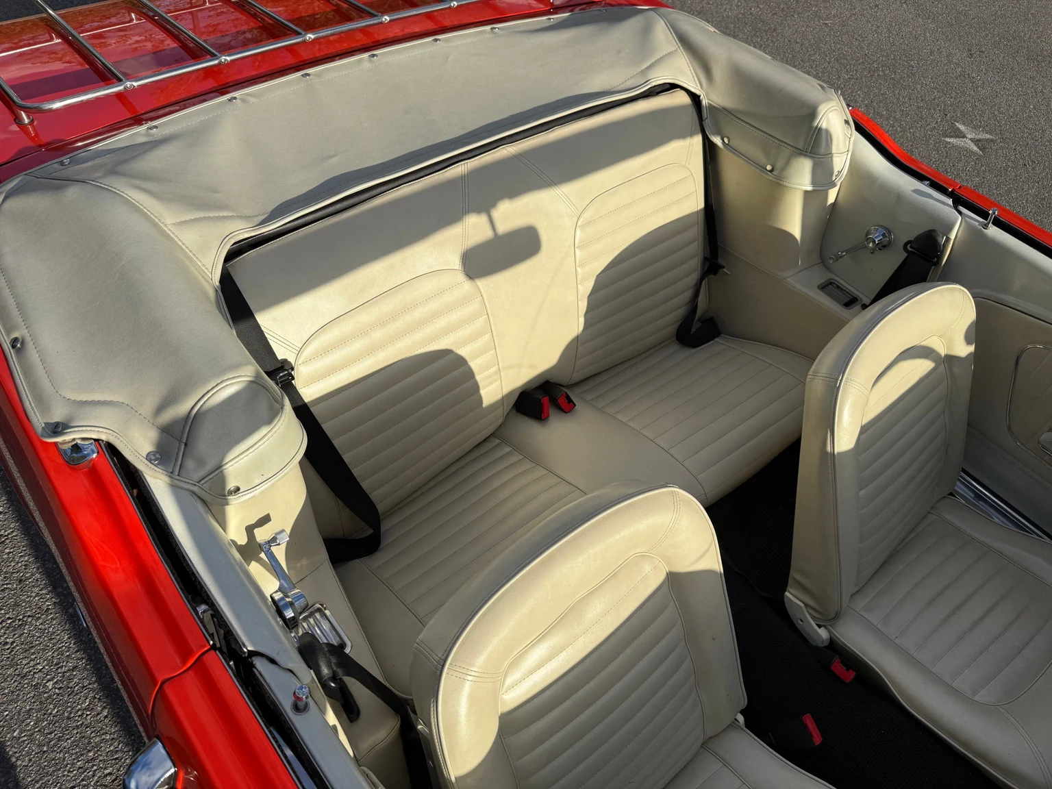 Innenraumfoto von 1965 Ford Mustang Cabriolet (43)