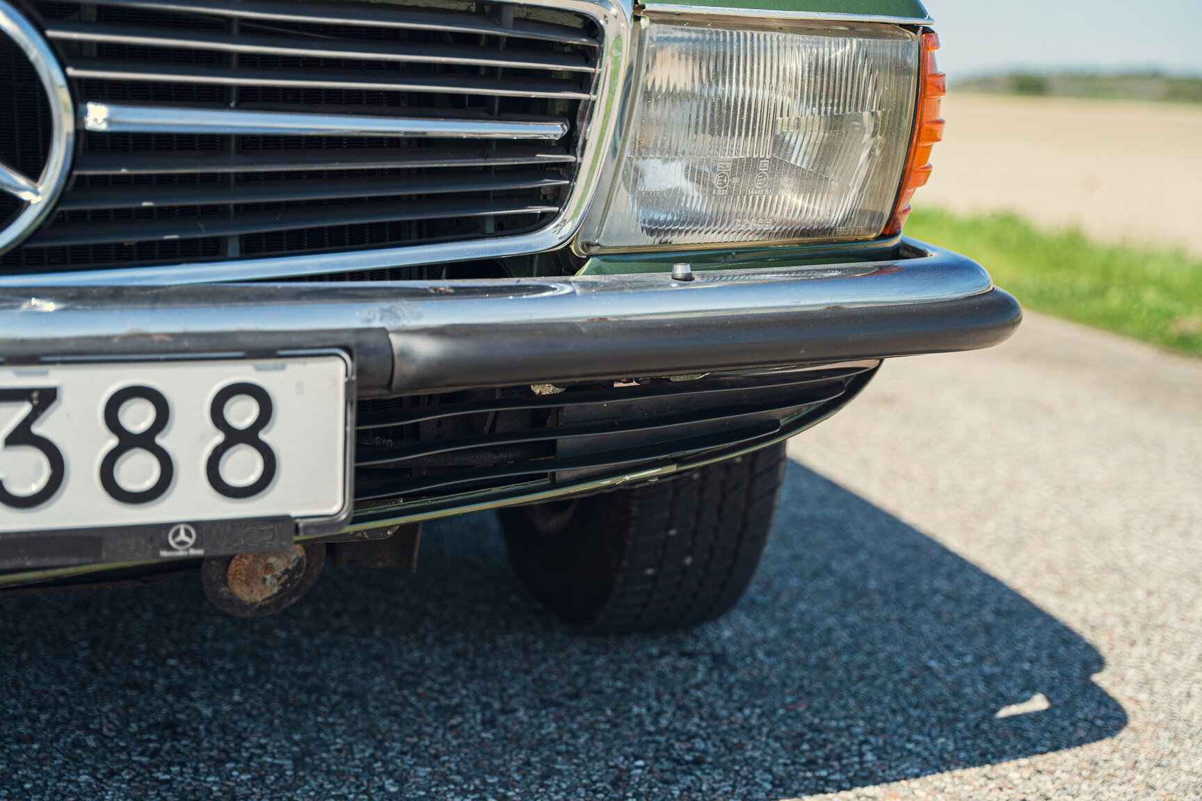 Exteriörbild på 1976 Mercedes-Benz 450 SLC (21)