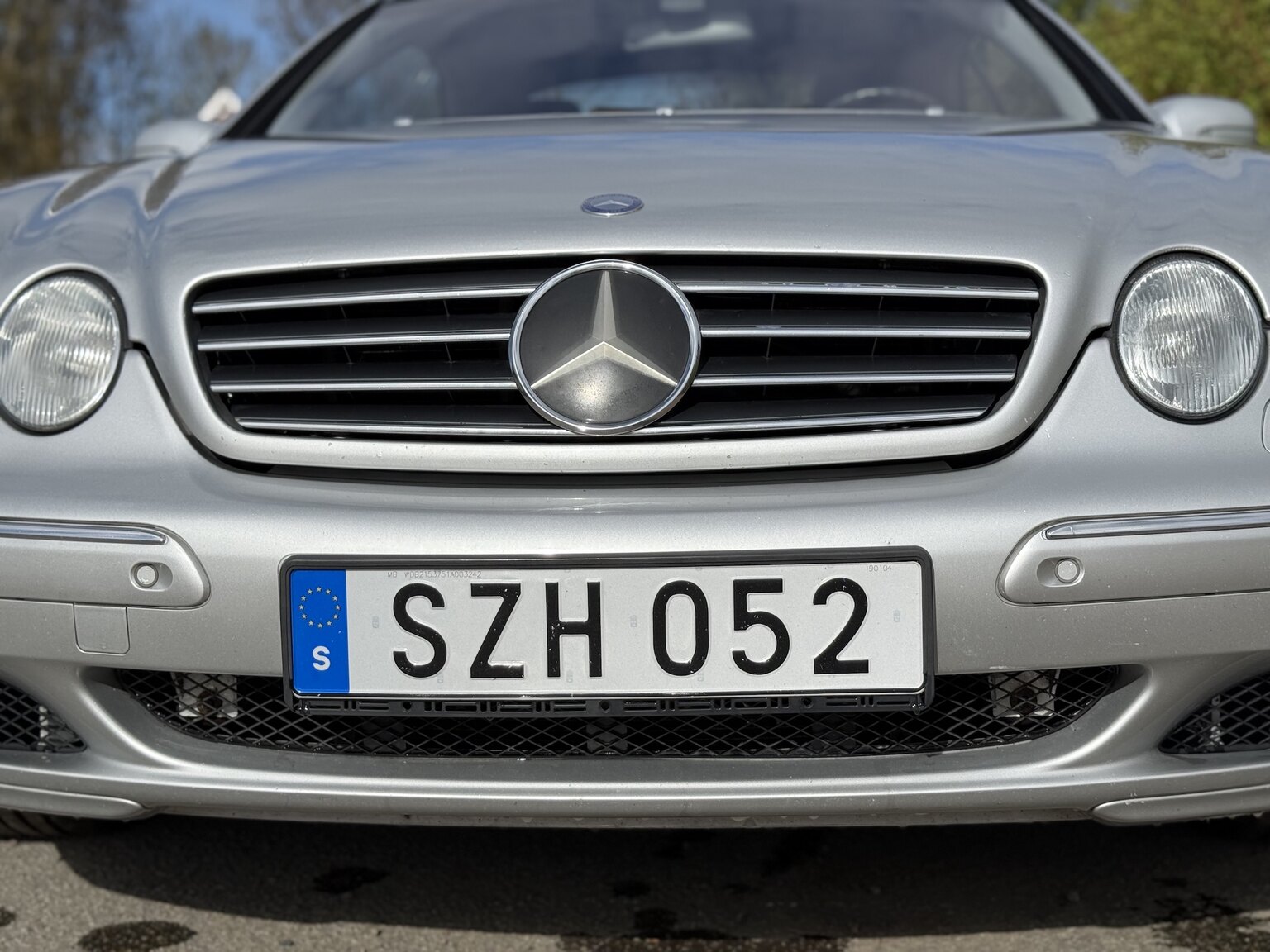 Exterior image of 2000 Mercedes-Benz CL 500