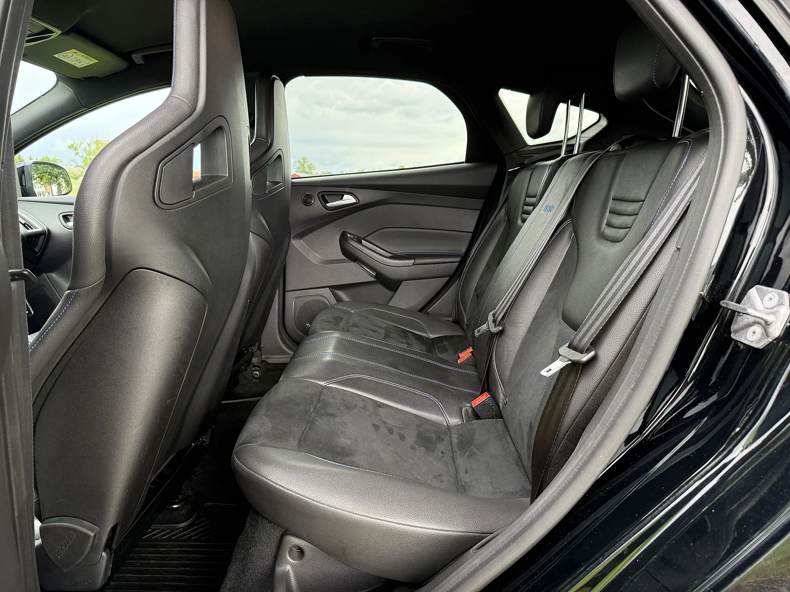 Interior image of 2016 Ford Focus RS (36)