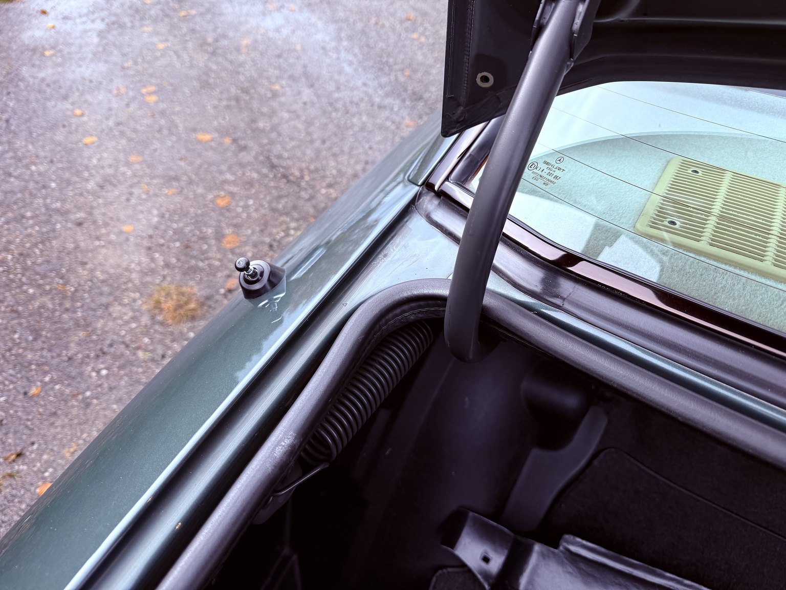 Interior image of 1989 Mercedes-Benz 190 E