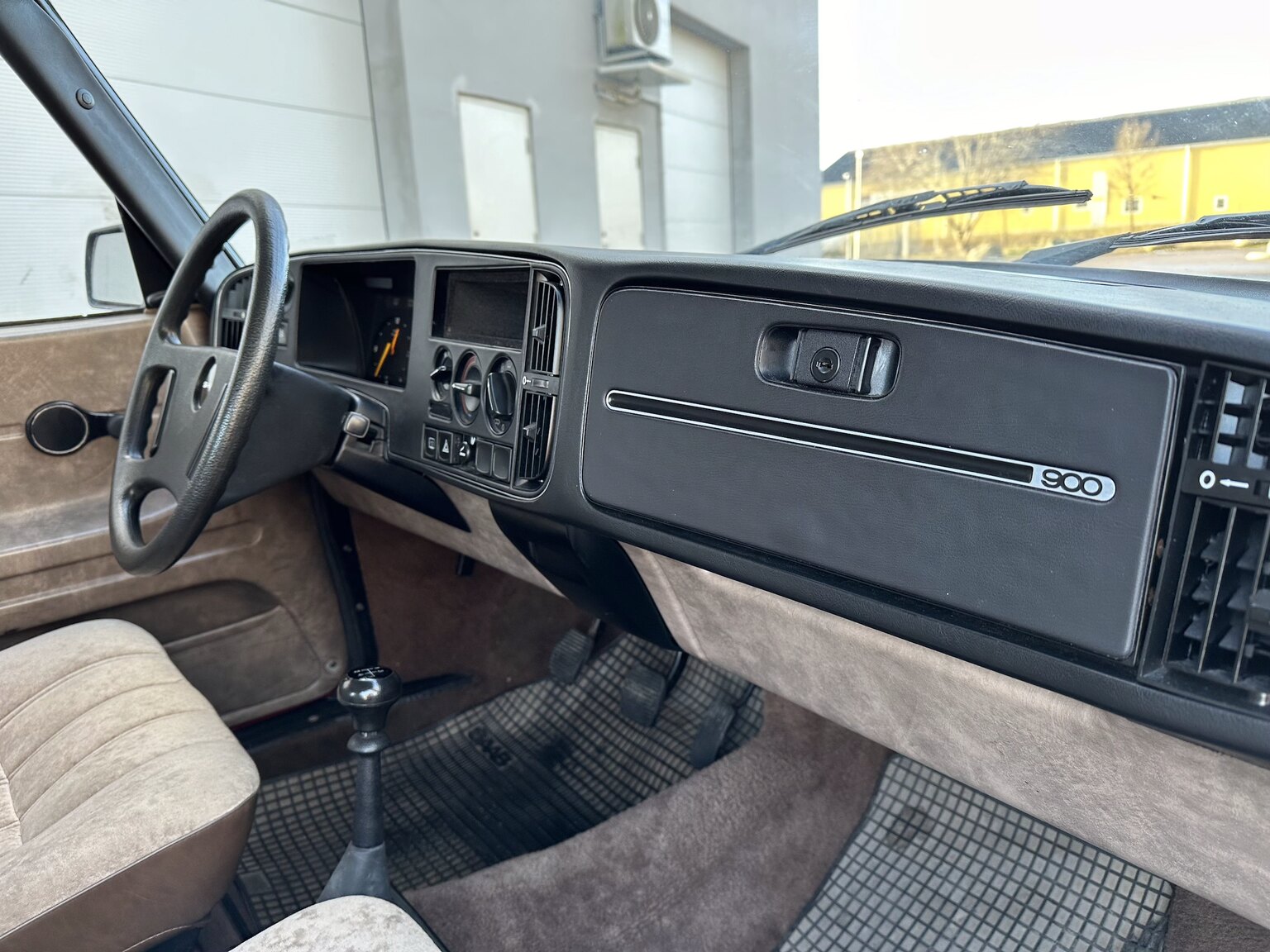 Interiörbild 1984 Saab 900 GL