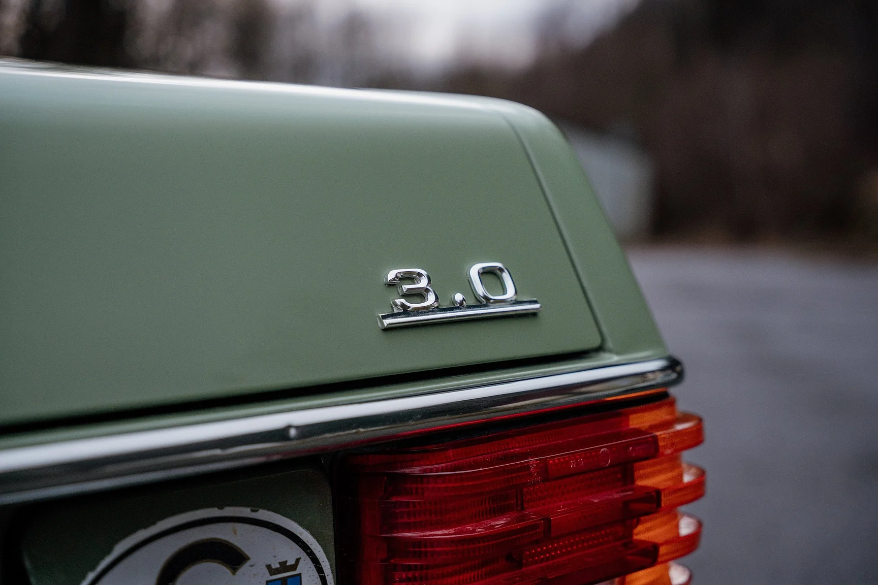 Exterior image of 1975 Mercedes-Benz 240 D 3.0 (37)