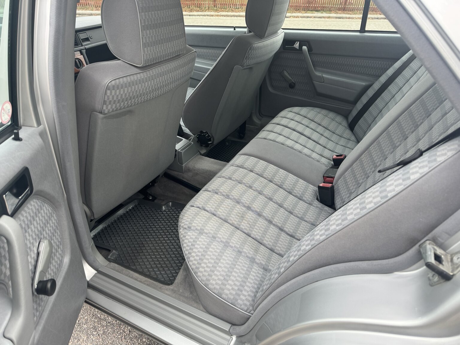 Interior image of 1992 Mercedes-Benz 190 D