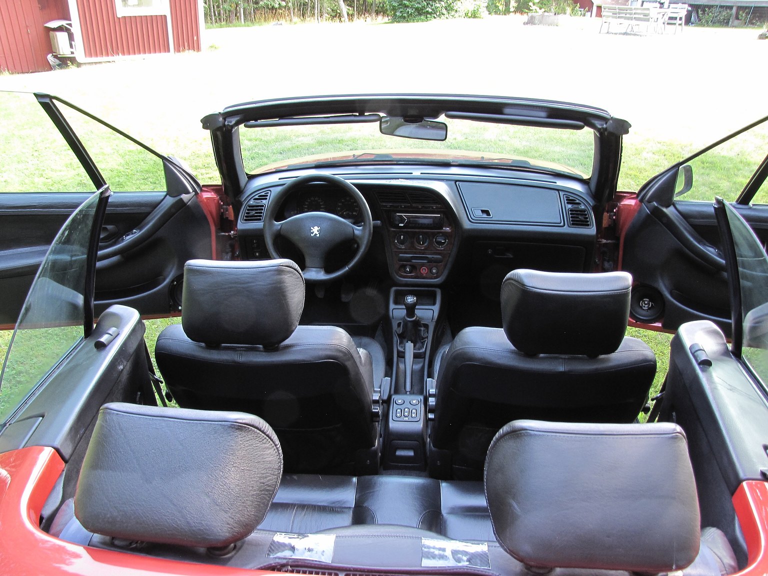 Interior image of 1999 Peugeot 306 Cabriolet 2.0 Manuell