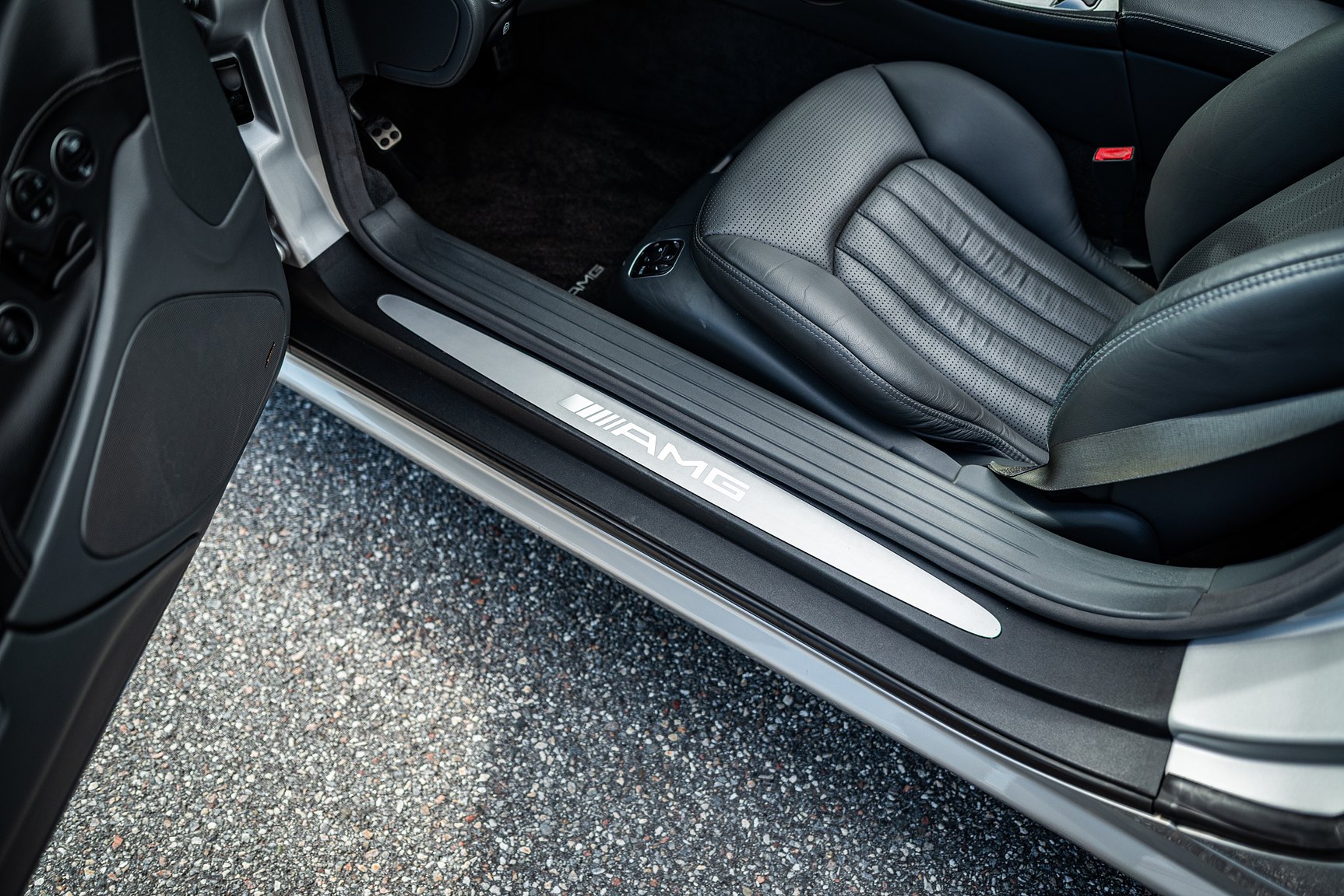 Interior image of 2002 Mercedes SL 55 AMG