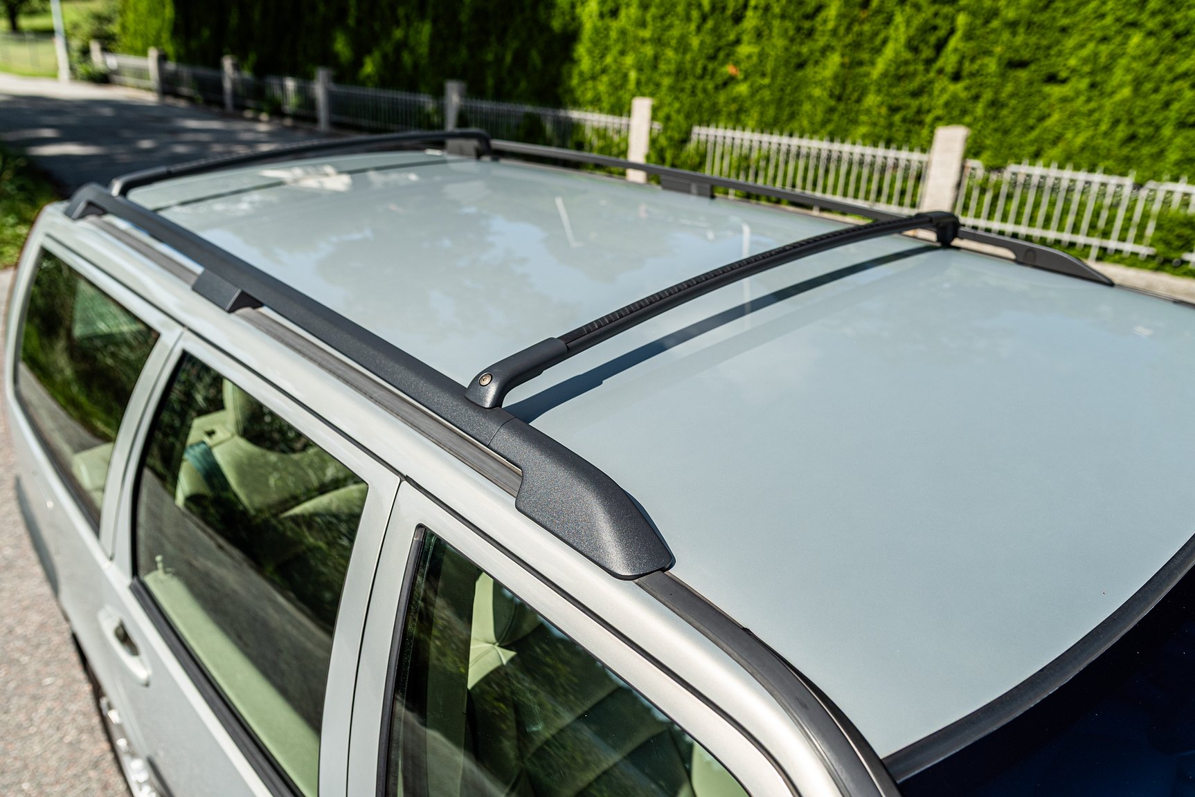 Exterior image of 2000 Volvo V70 XC 2.4 T AWD 