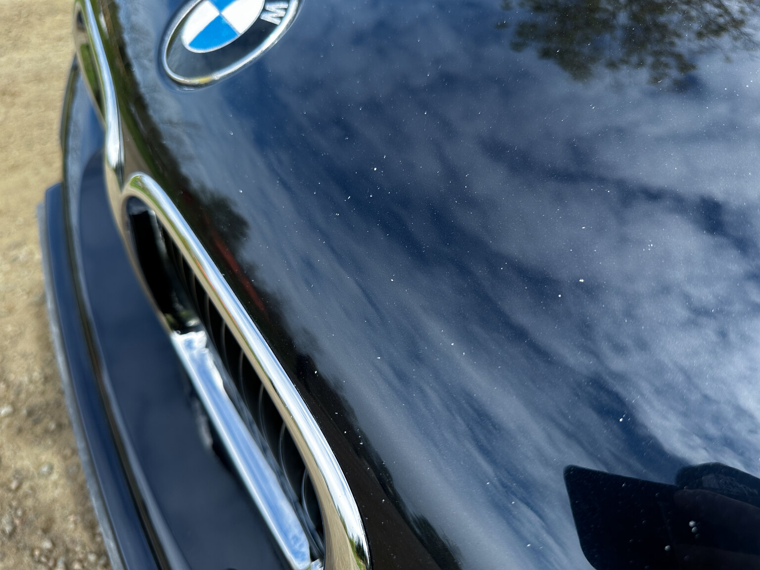 Exterior image of 2000 BMW M5 E39