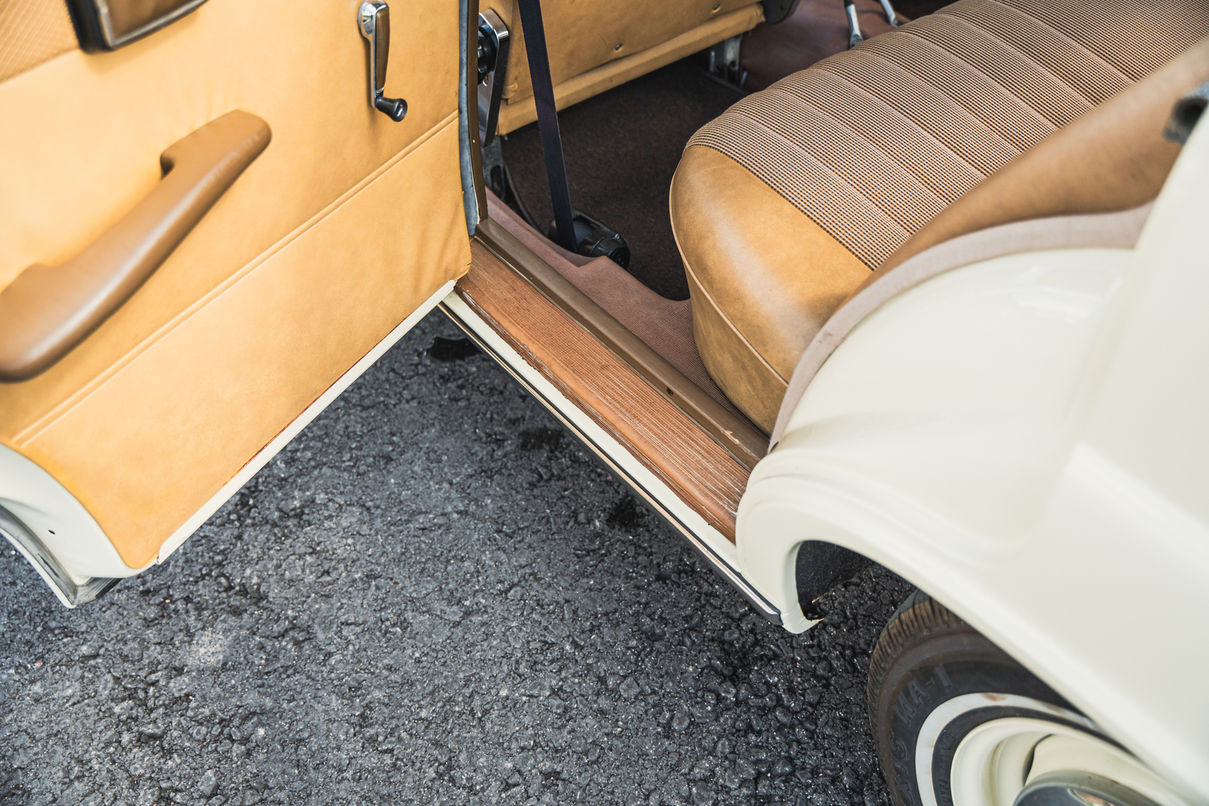 Interior image of 1966 Mercedes-Benz 200 D "Heckflosse"