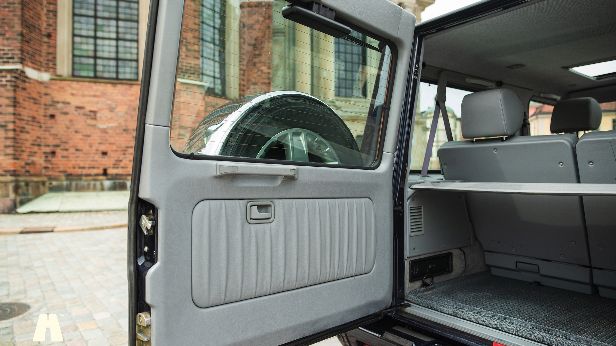 Interiörbild 2004 Mercedes-Benz G400 (KORT)