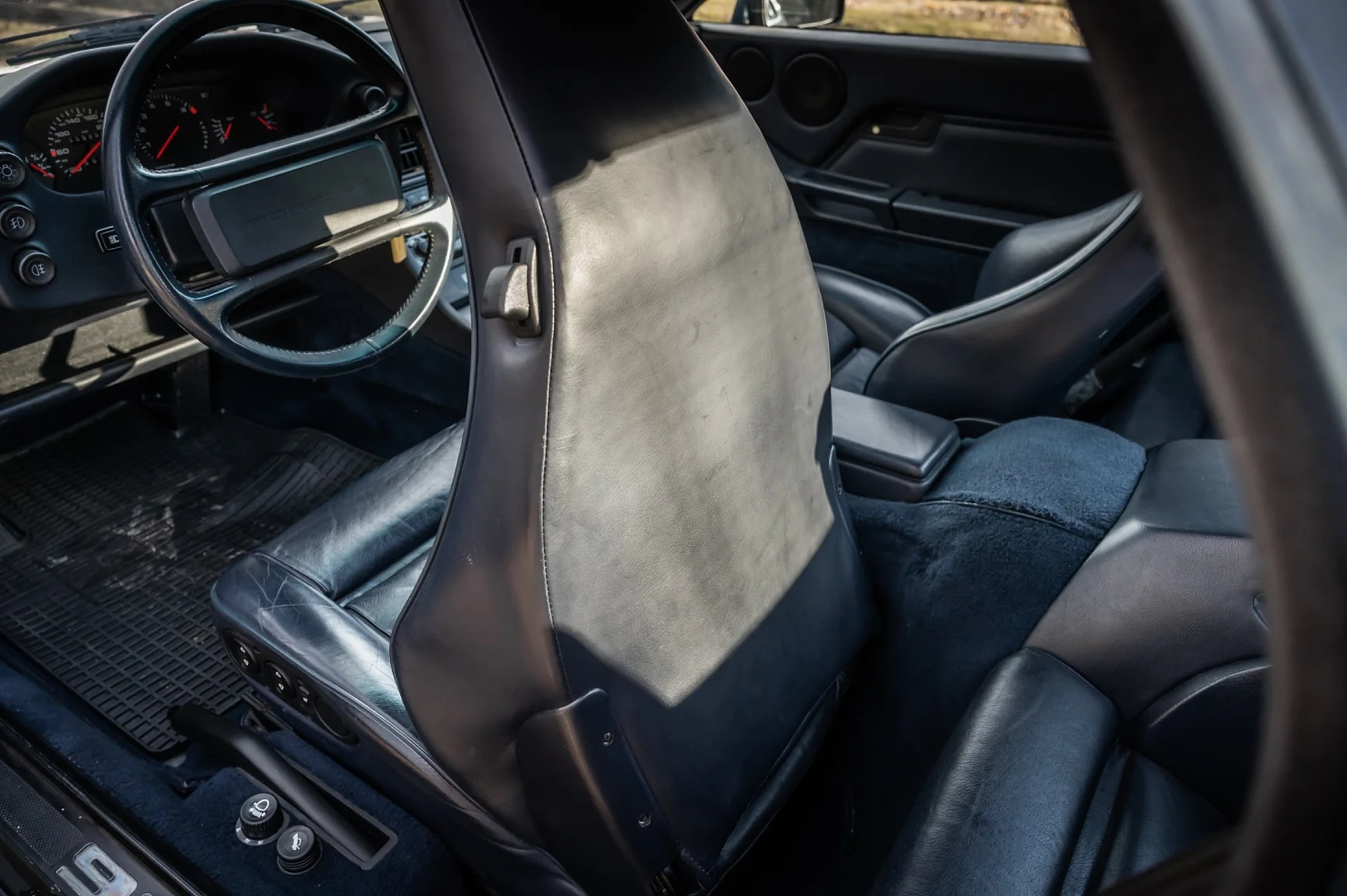 Innenraumfoto von 1988 Porsche 928 S4 (15)