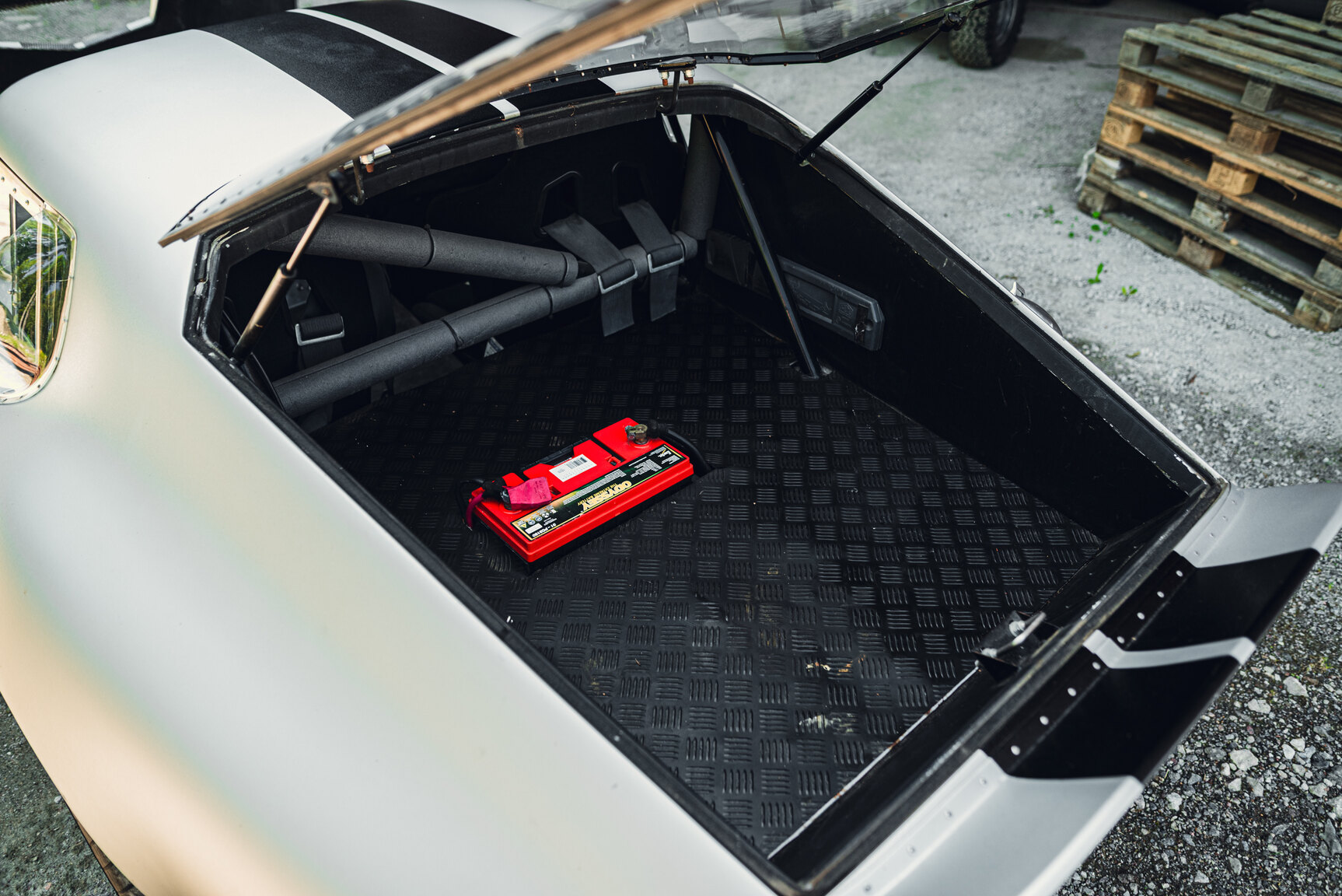 Interior image of 2006 Factory Five Daytona Coupe