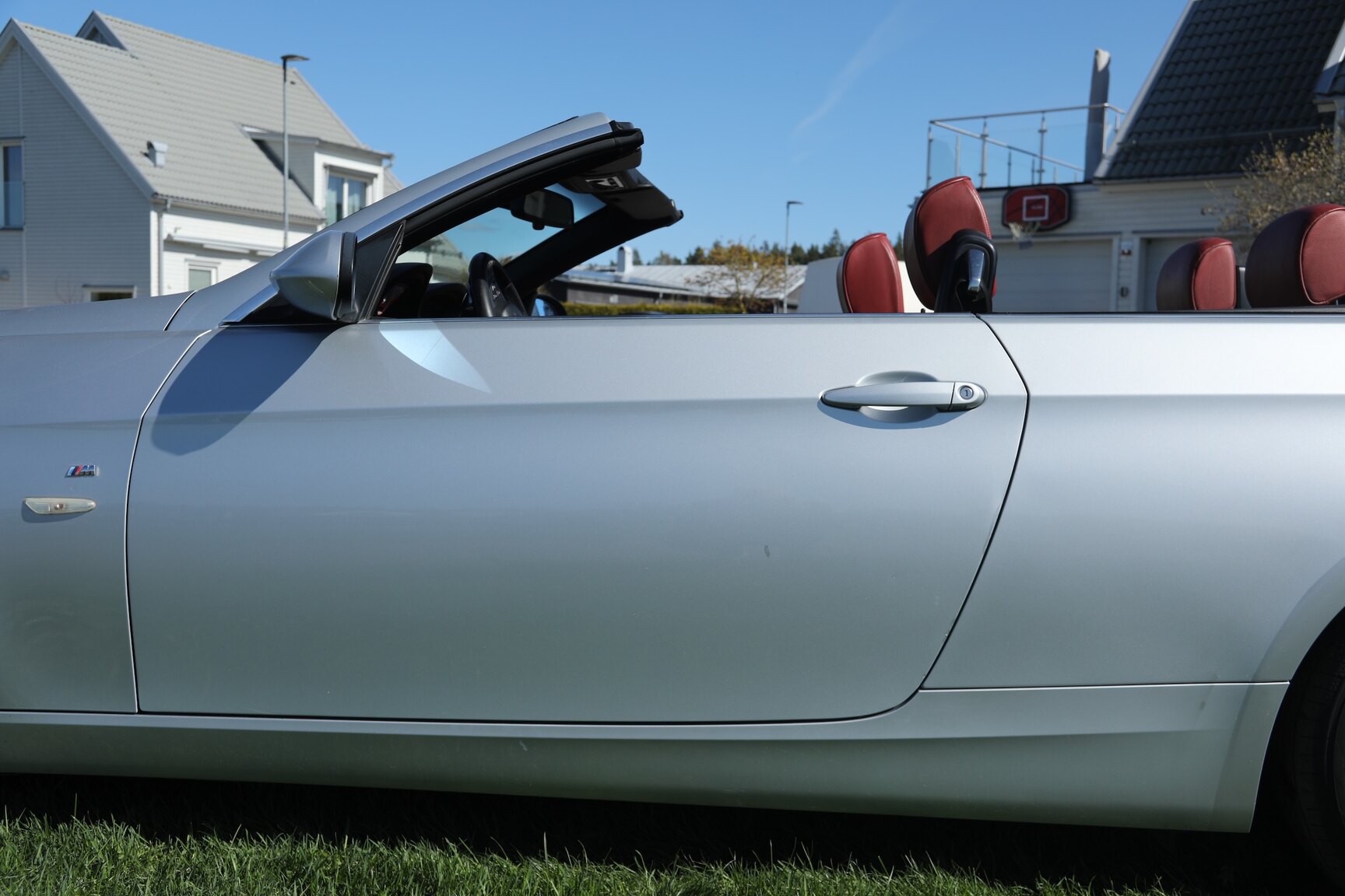 Exterior image of 2008 BMW 325D Cabriolet