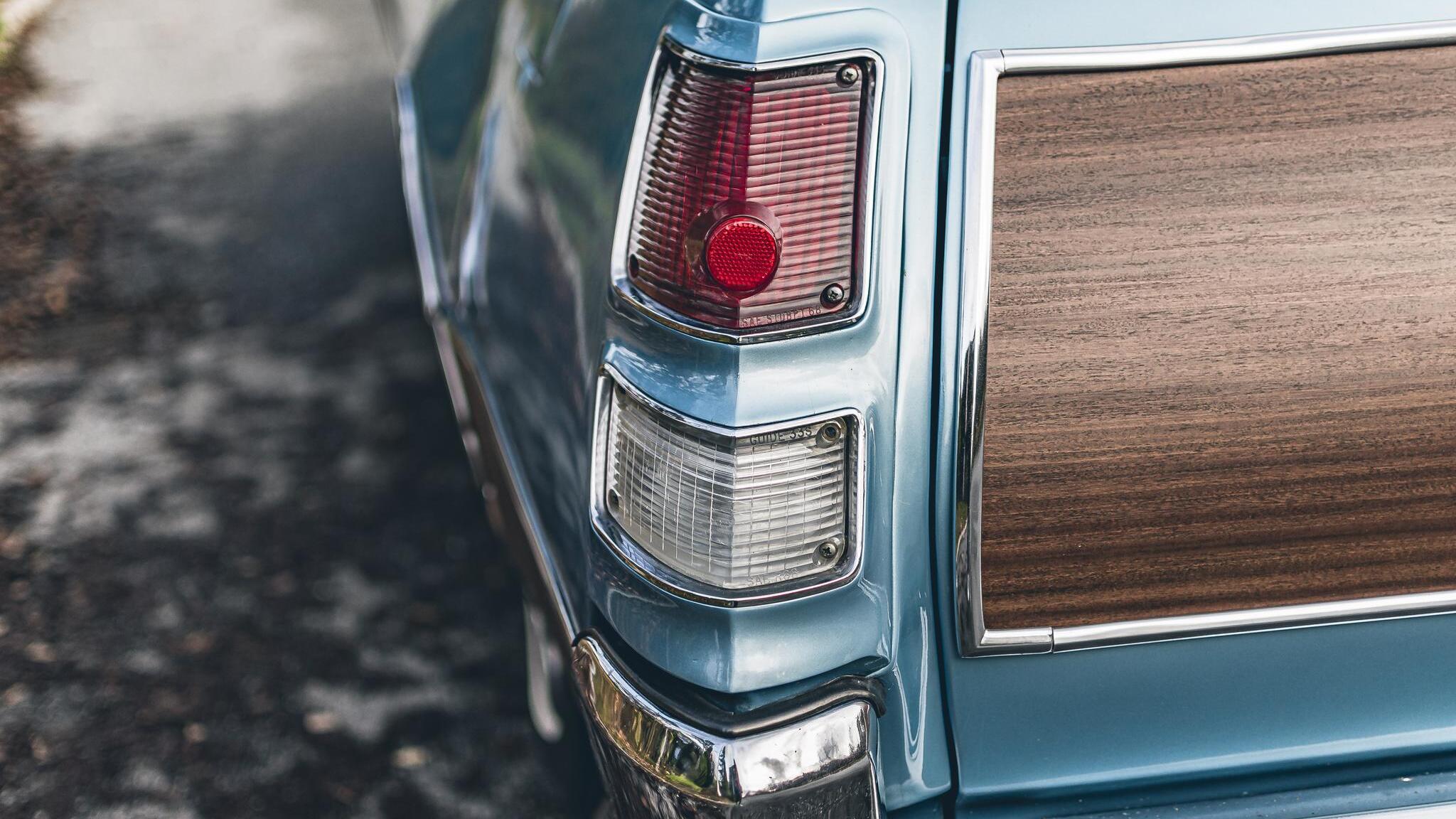 Exterior image of 1968 Oldsmobile Vista Cruiser