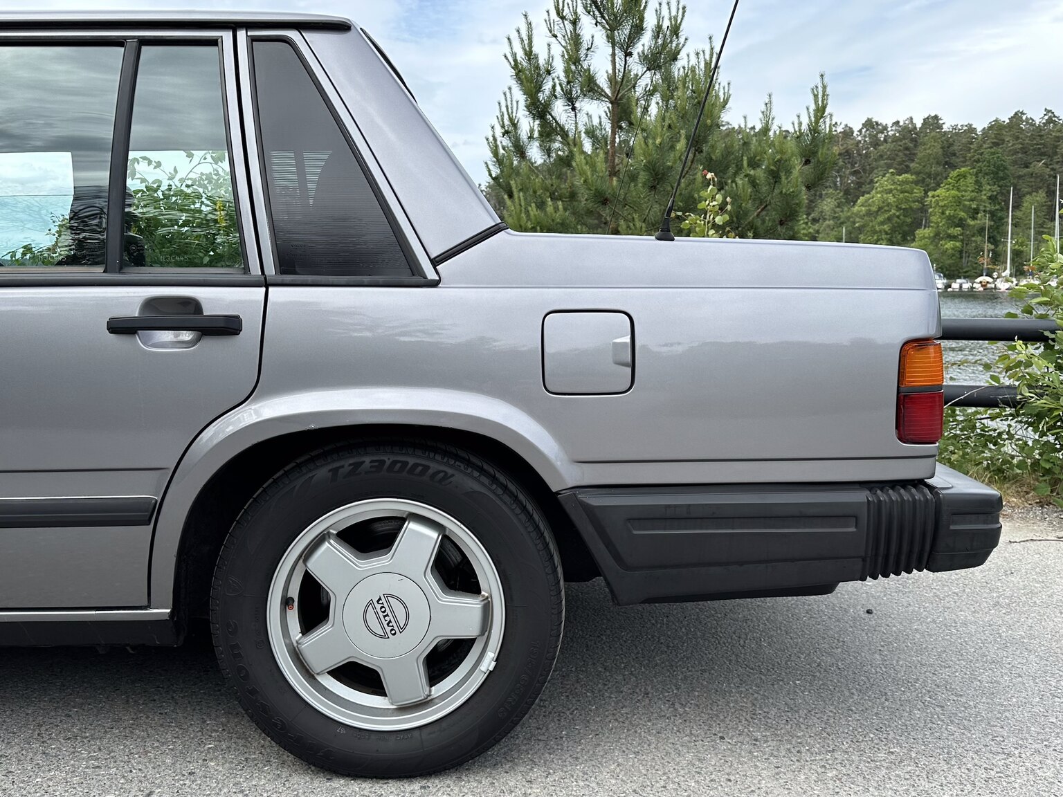 Exterior image of 1988 Volvo 740 Turbo